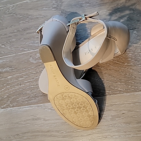 Nude wedge heel sandals - Picture 4 of 5